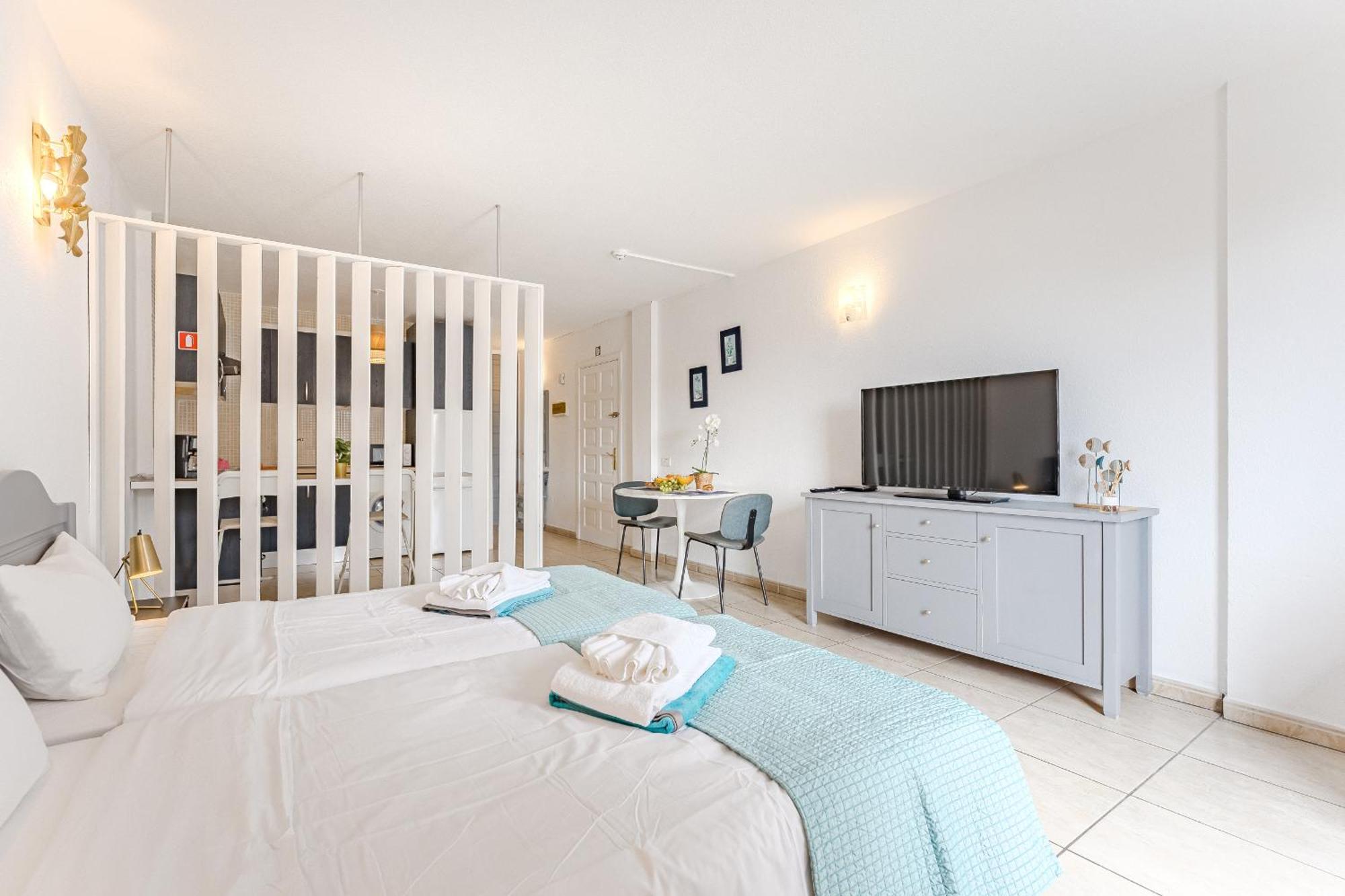 Blue Cristianos By Welcome Tenerife ลอส กริสเตียนอส ภายนอก รูปภาพ